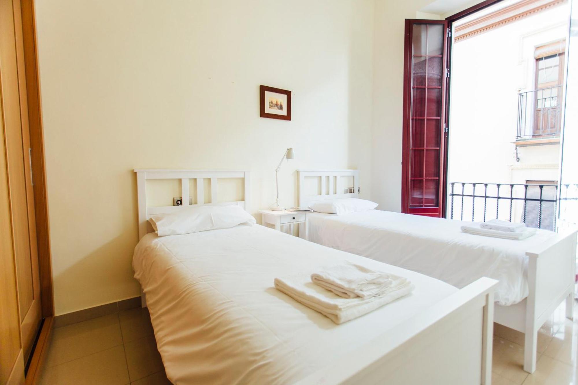 Spacious Beautiful Apartment - Seville Center, Seville